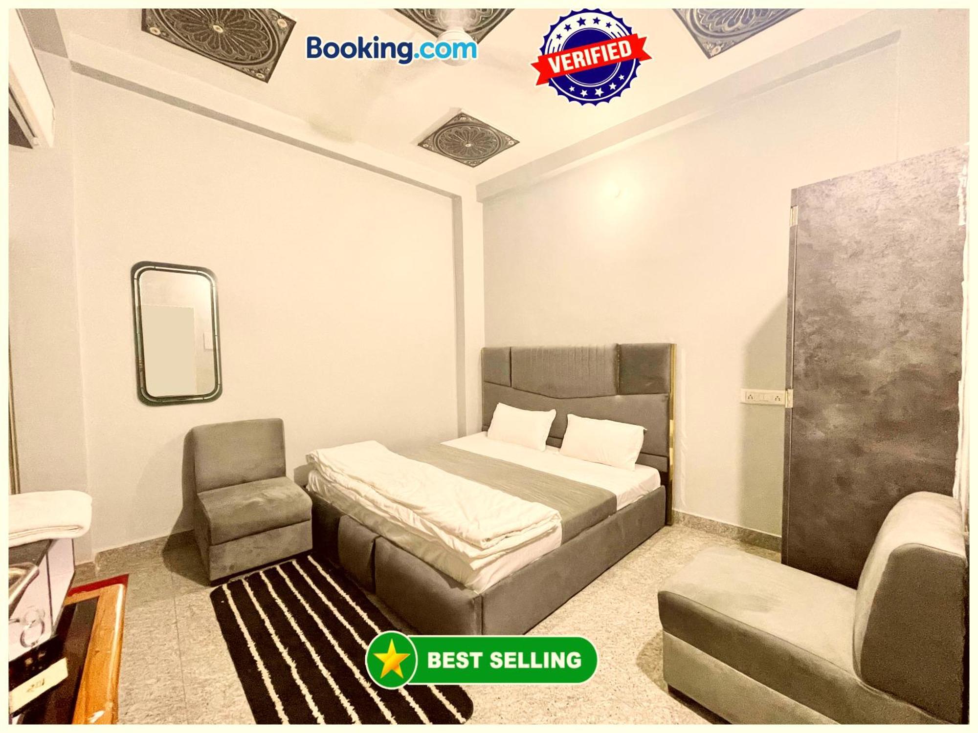 Hotel Prakash ! ! Fully-air-conditioned At Prime Location With Off Site Parking Availability, Near Kashi Vishwanath Temple, And Ganga Ghat 4*