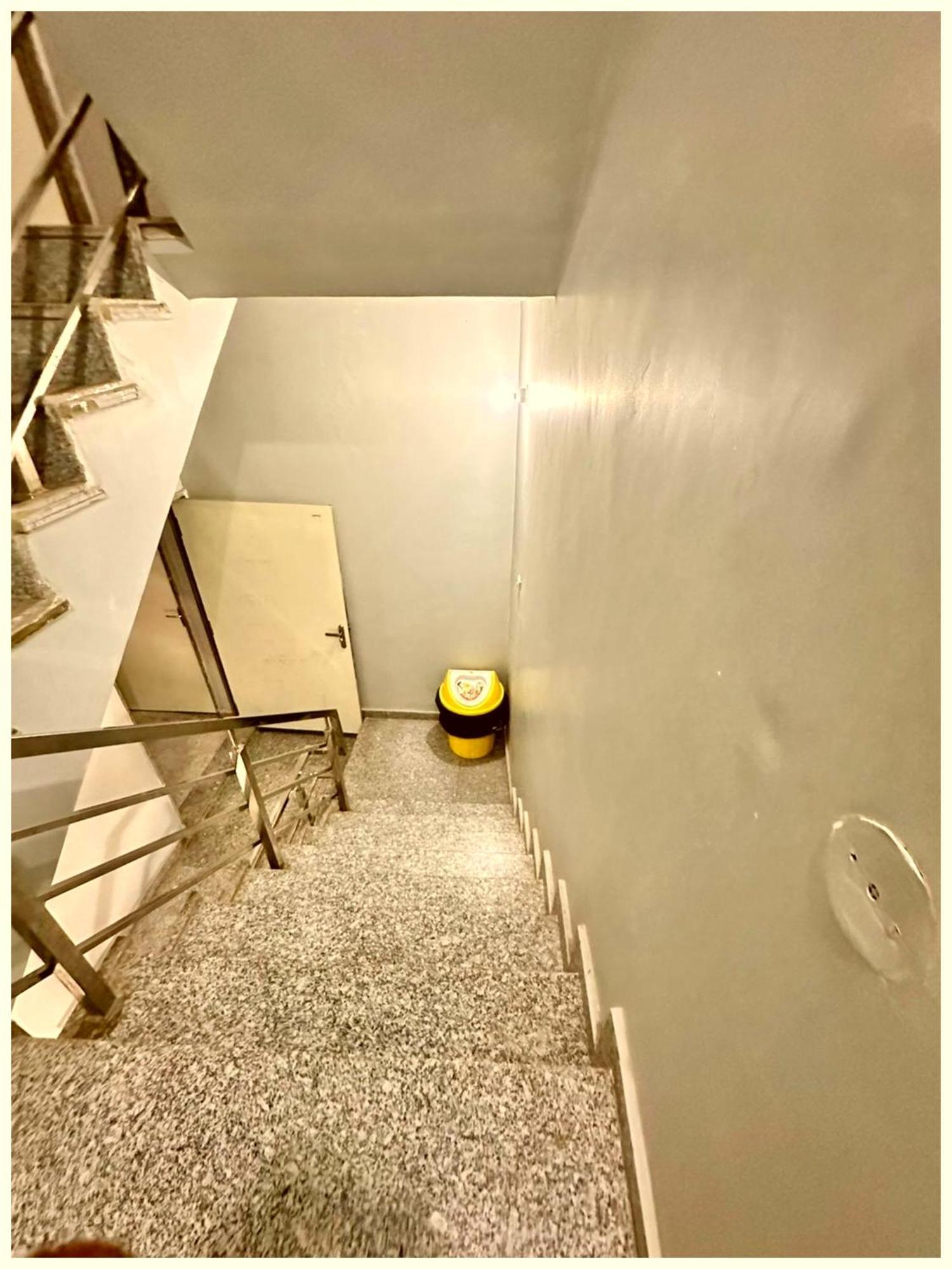Prakash ! ! Fully-air-conditioned At Prime Location With Off Site Parking Availability, Near Kashi Vishwanath Temple, And Ganga Ghat Hotel