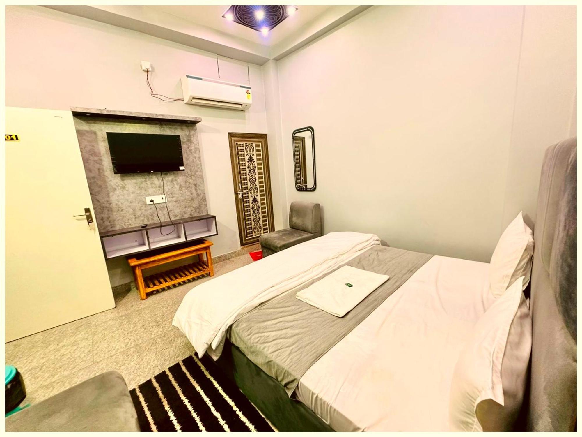Hotel Prakash ! ! Fully-air-conditioned At Prime Location With Off Site Parking Availability, Near Kashi Vishwanath Temple, And Ganga Ghat